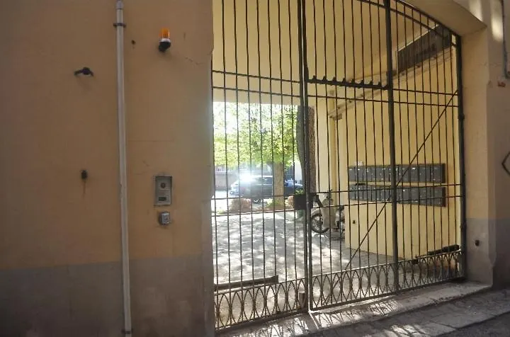 Loft & Private Parking In City Center Perugia Feriehus